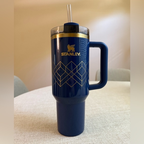 Stanley Navy and Gold Flowstate Tumbler with Straw 40 oz - Picture 2 of 10